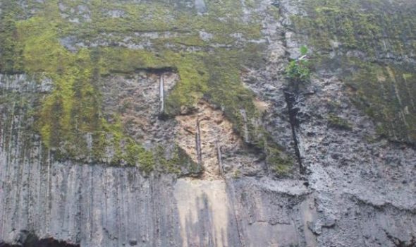 മുല്ലപ്പെരിയാര്‍ ഡാമിലെ വിള്ളല്‍